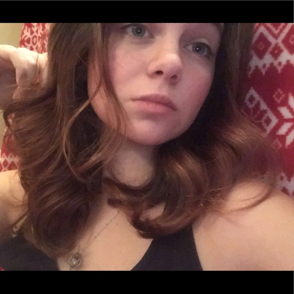 Meet your Posher, Sarah - Picture 2 of 2